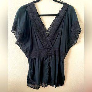 Black nine West women’s lace shirt